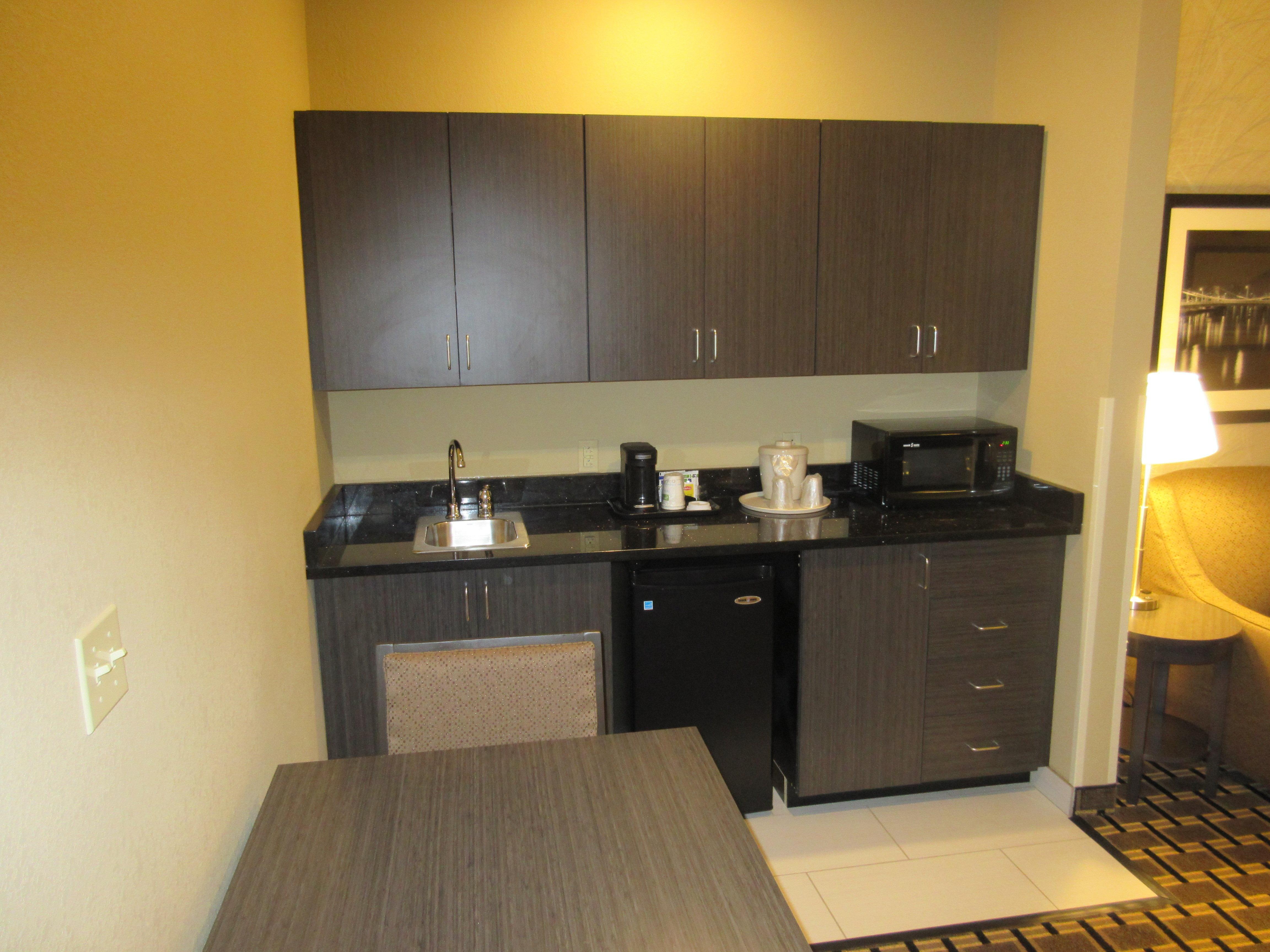 Holiday Inn Express & Suites Butler By Ihg Екстериор снимка
