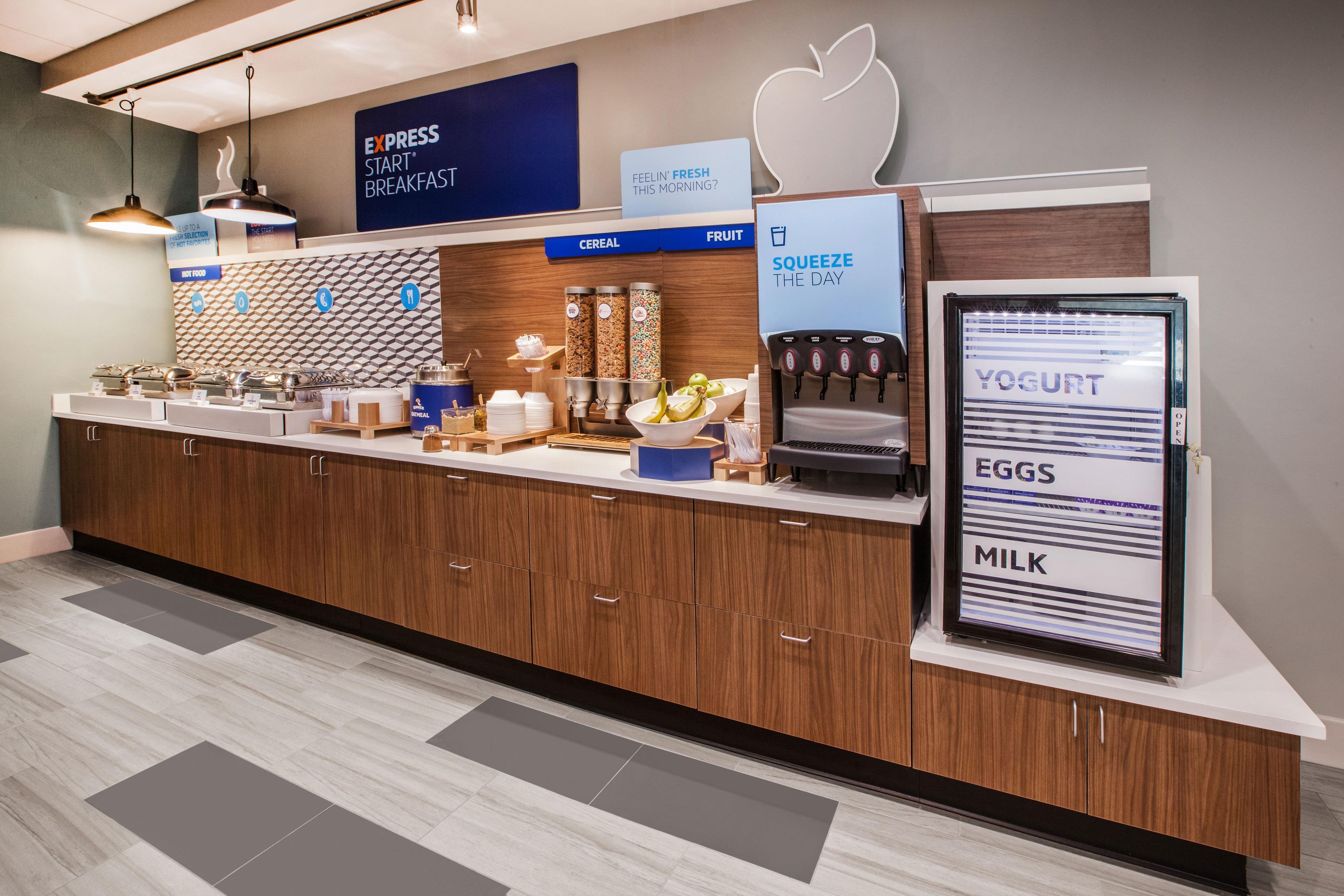 Holiday Inn Express & Suites Butler By Ihg Екстериор снимка