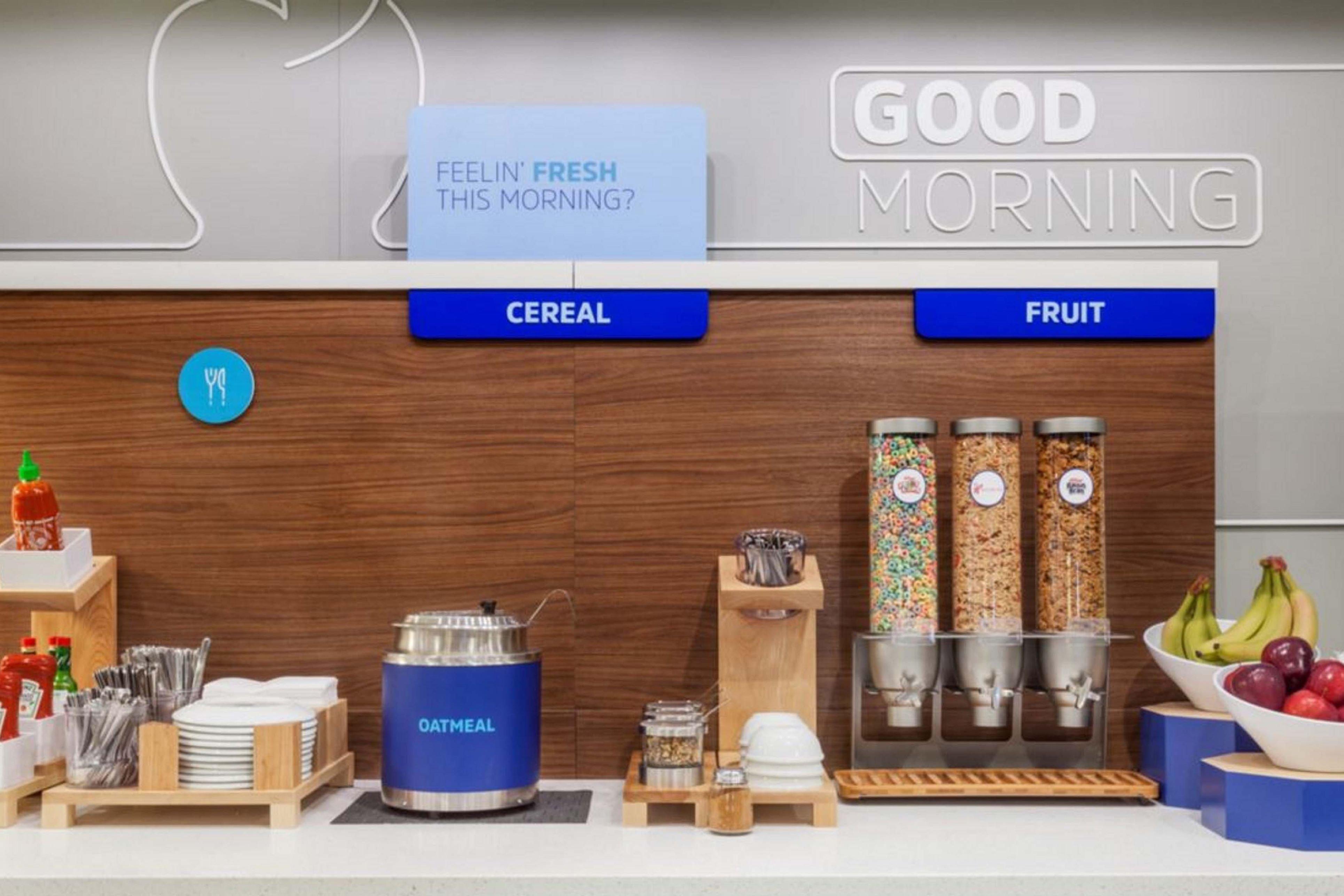 Holiday Inn Express & Suites Butler By Ihg Екстериор снимка